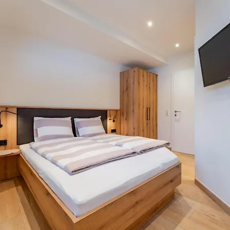 Residenz Am Erzbach 3 Apartament *