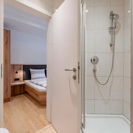 Residenz Am Erzbach 3 *