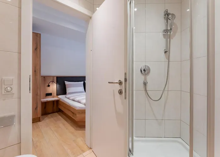 Residenz Am Erzbach 3 *